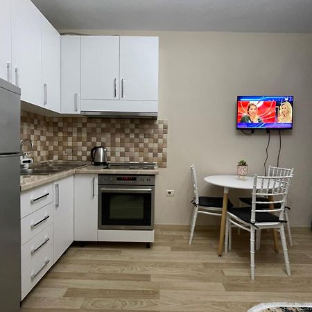 Comfort Apartment City Center Tirana Esterno foto