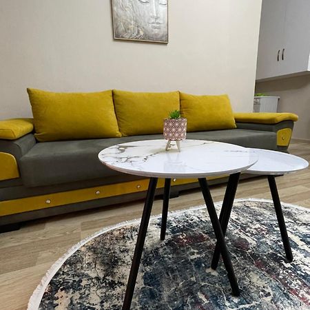 Comfort Apartment City Center Tirana Esterno foto