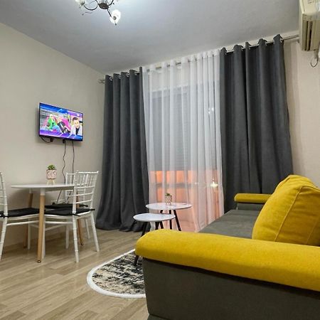Comfort Apartment City Center Tirana Esterno foto