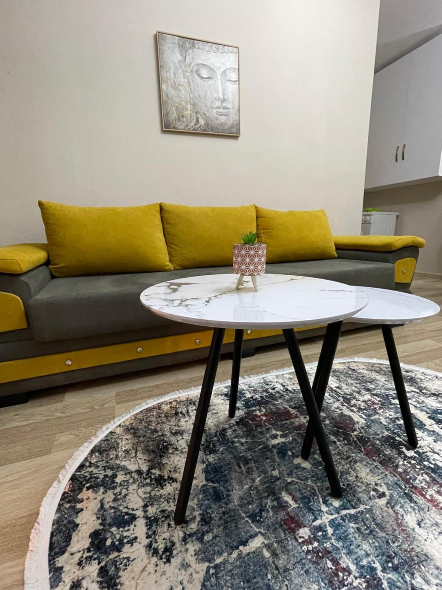 Comfort Apartment City Center Tirana Esterno foto