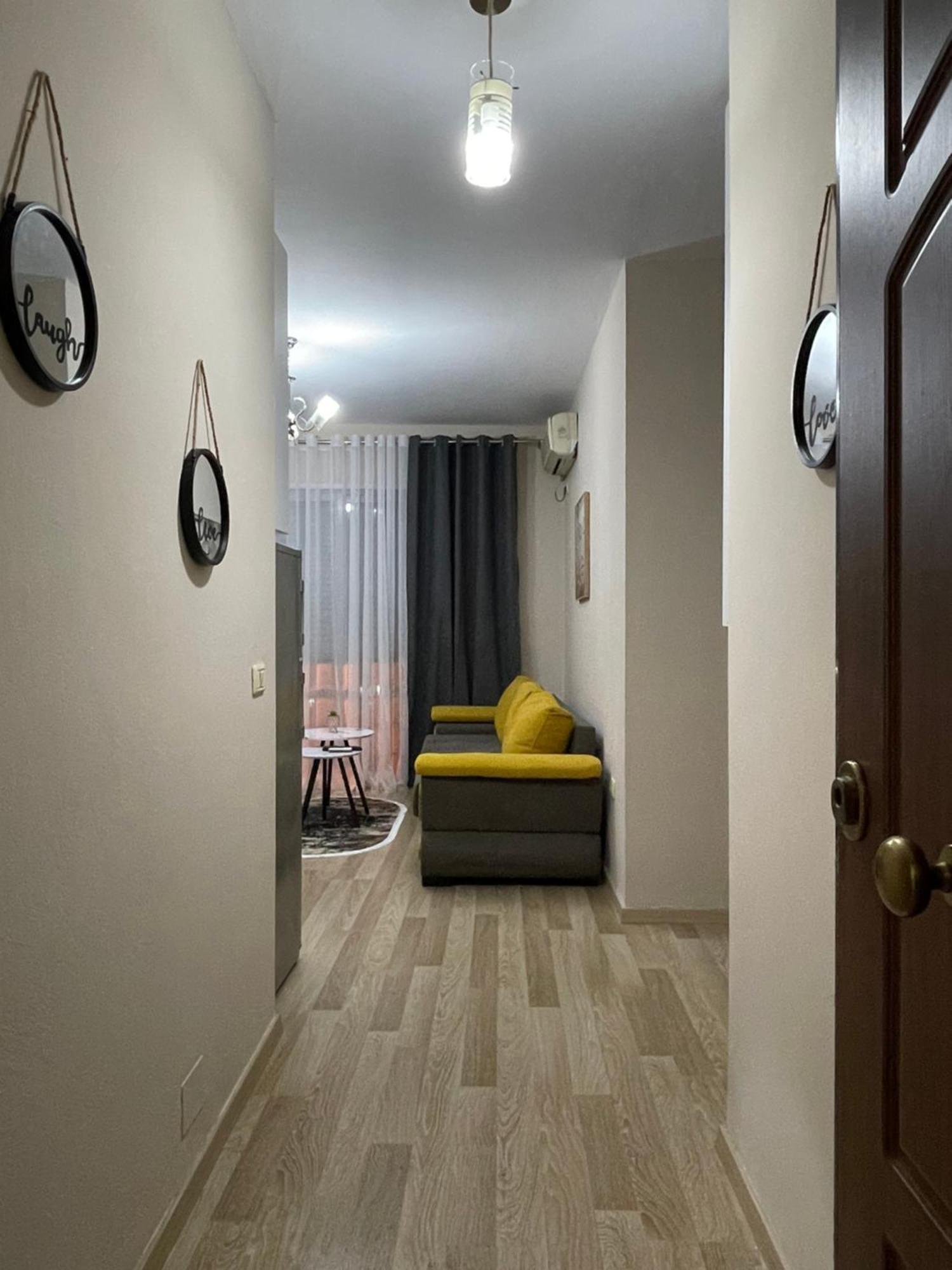 Comfort Apartment City Center Tirana Esterno foto