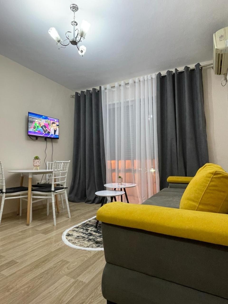 Comfort Apartment City Center Tirana Esterno foto