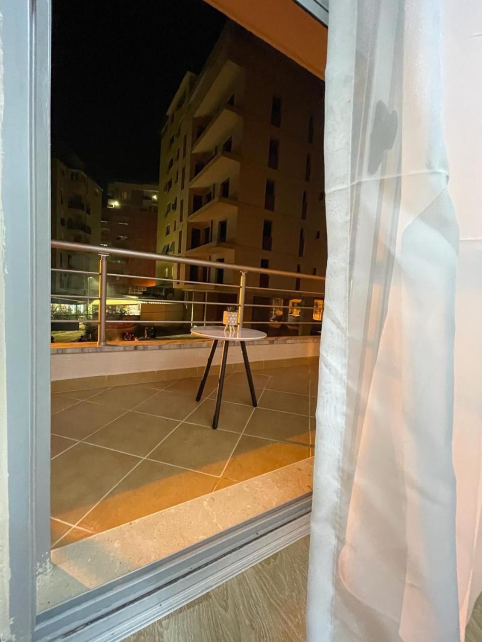 Comfort Apartment City Center Tirana Esterno foto