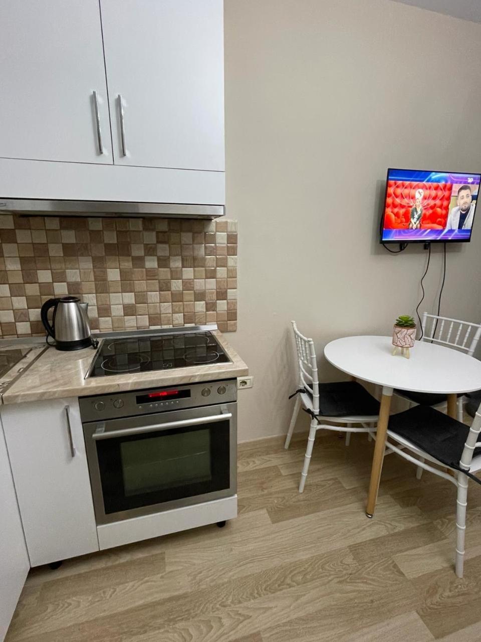 Comfort Apartment City Center Tirana Esterno foto