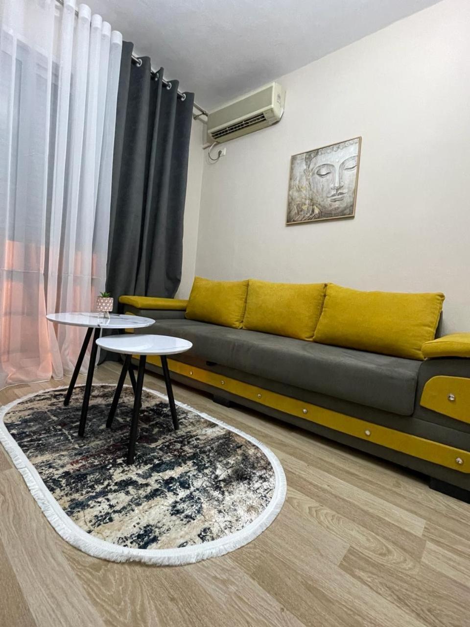Comfort Apartment City Center Tirana Esterno foto