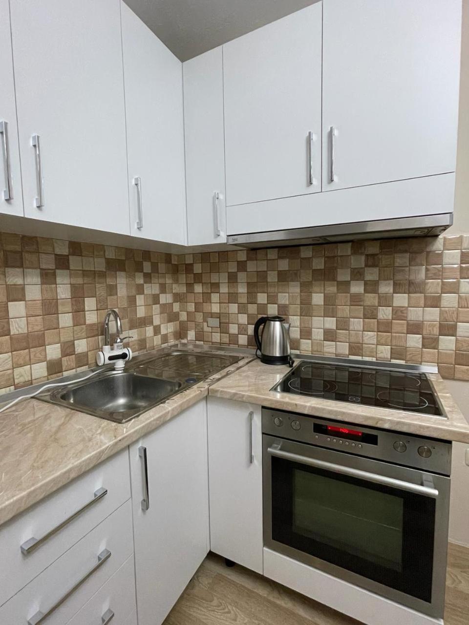 Comfort Apartment City Center Tirana Esterno foto